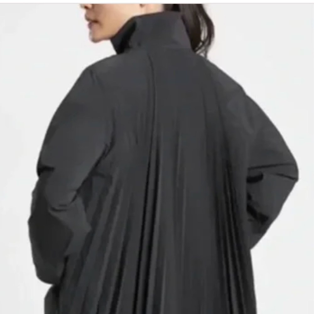 Athleta Sojourn Jacket Sz M-Super Cool!